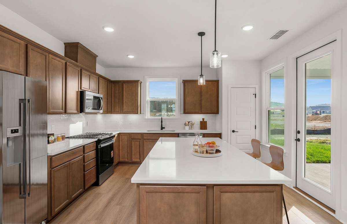 Virtual Staging: So many cabinets!