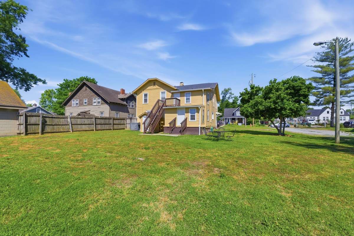 Spacious, level backyard