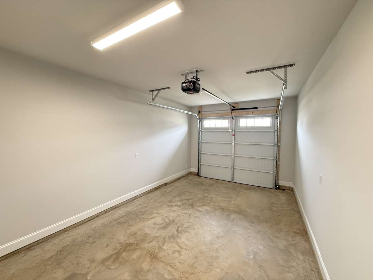 Photos shown are of a completed home of the same floorplan and are for reference purposes only. Options and colors may vary.