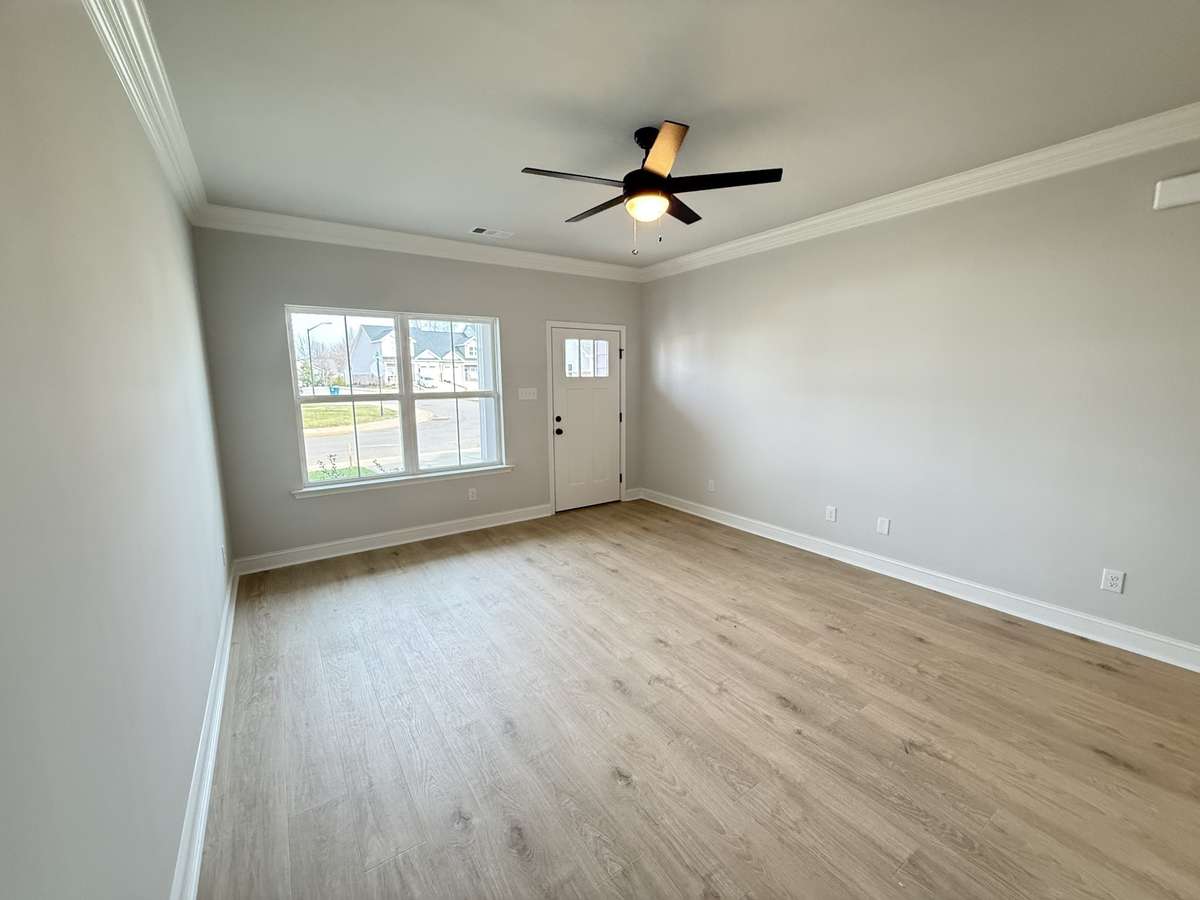 Photos shown are of a completed home of the same floorplan and are for reference purposes only. Options and colors may vary.