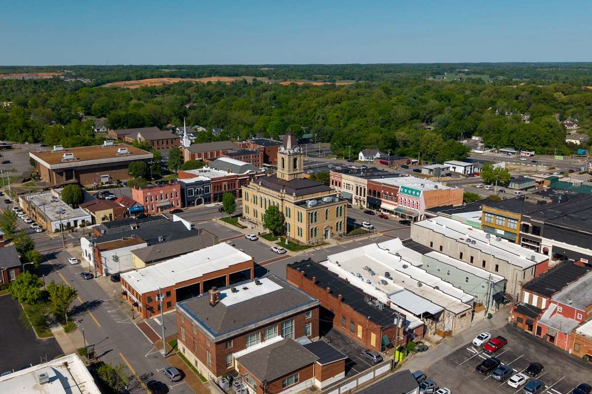 . . . you are just minutes from the square in Springfield!