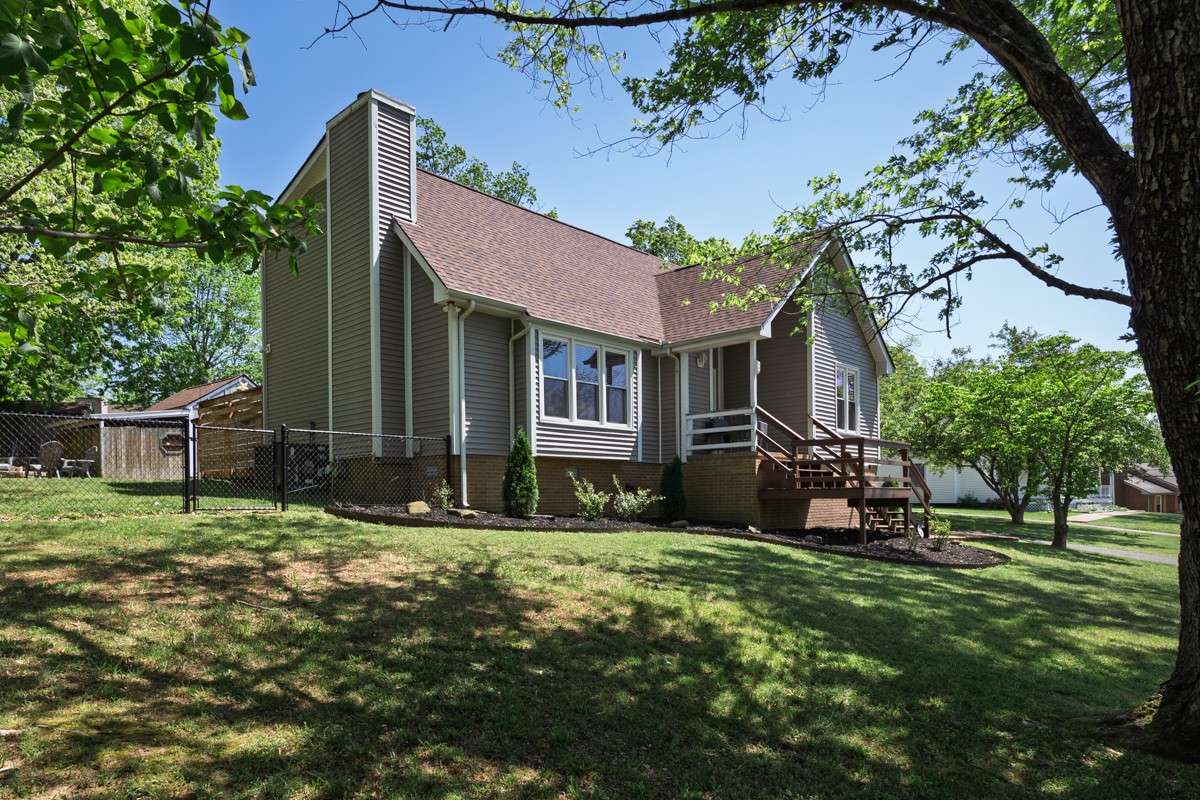 ~Welcome to 840 Hillside Drive~  Daytime . . .