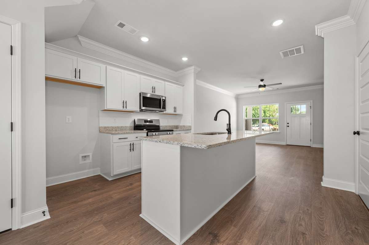 Pic is of previously completed home of same floorplan. Features and finishes may vary.