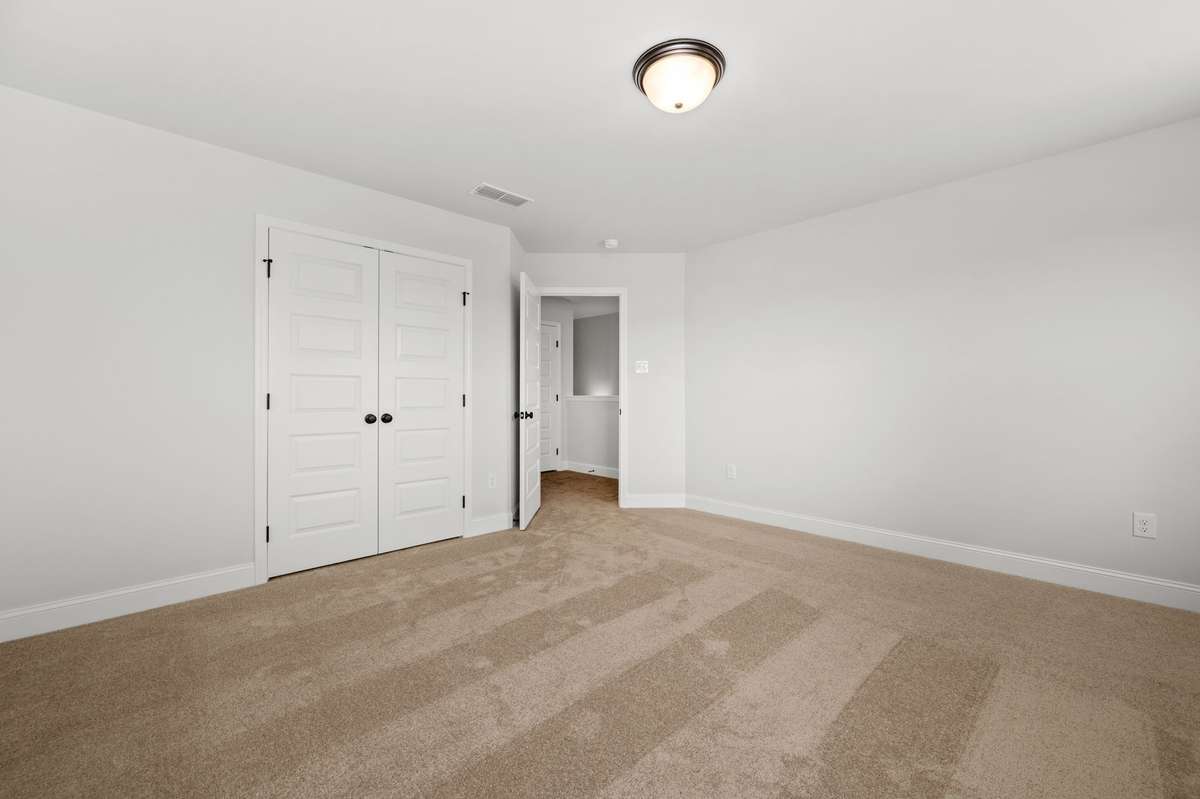 Photos shown are of a completed home of the same floorplan and are for reference purposes only. Options and colors may vary.