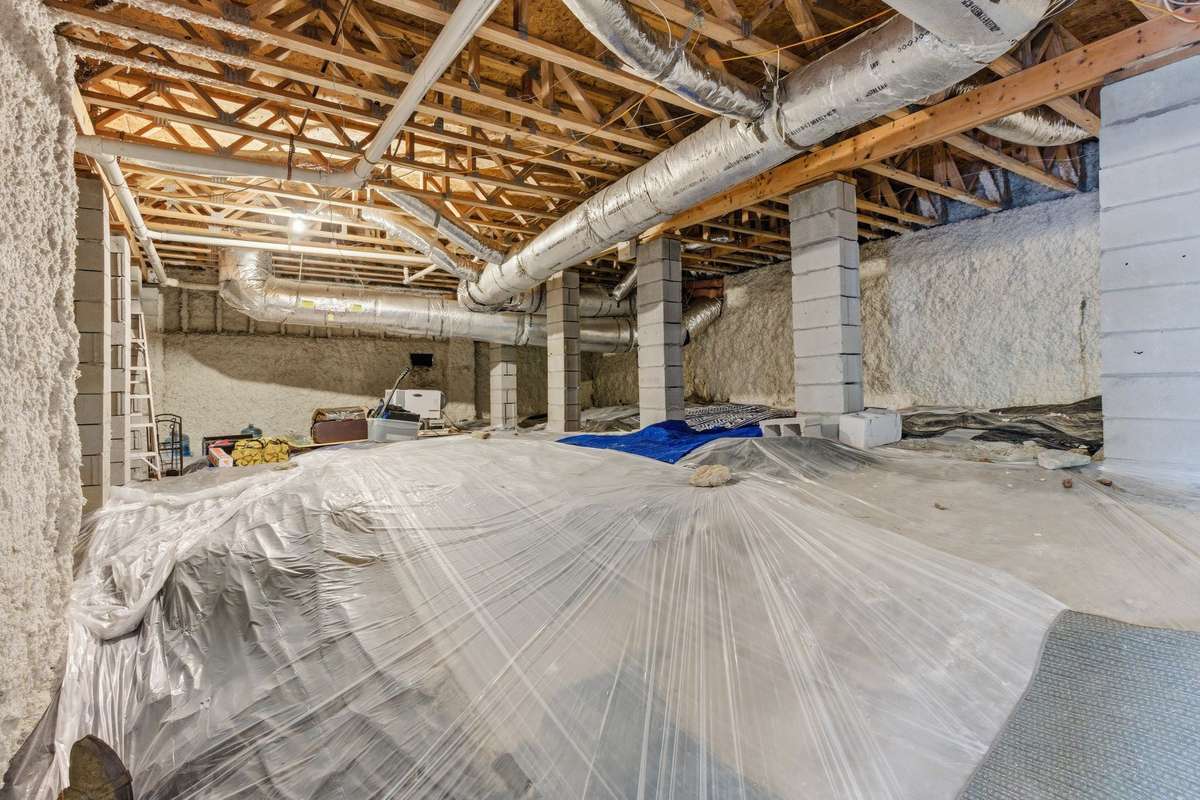 Massive and well maintained crawlspace storage area.