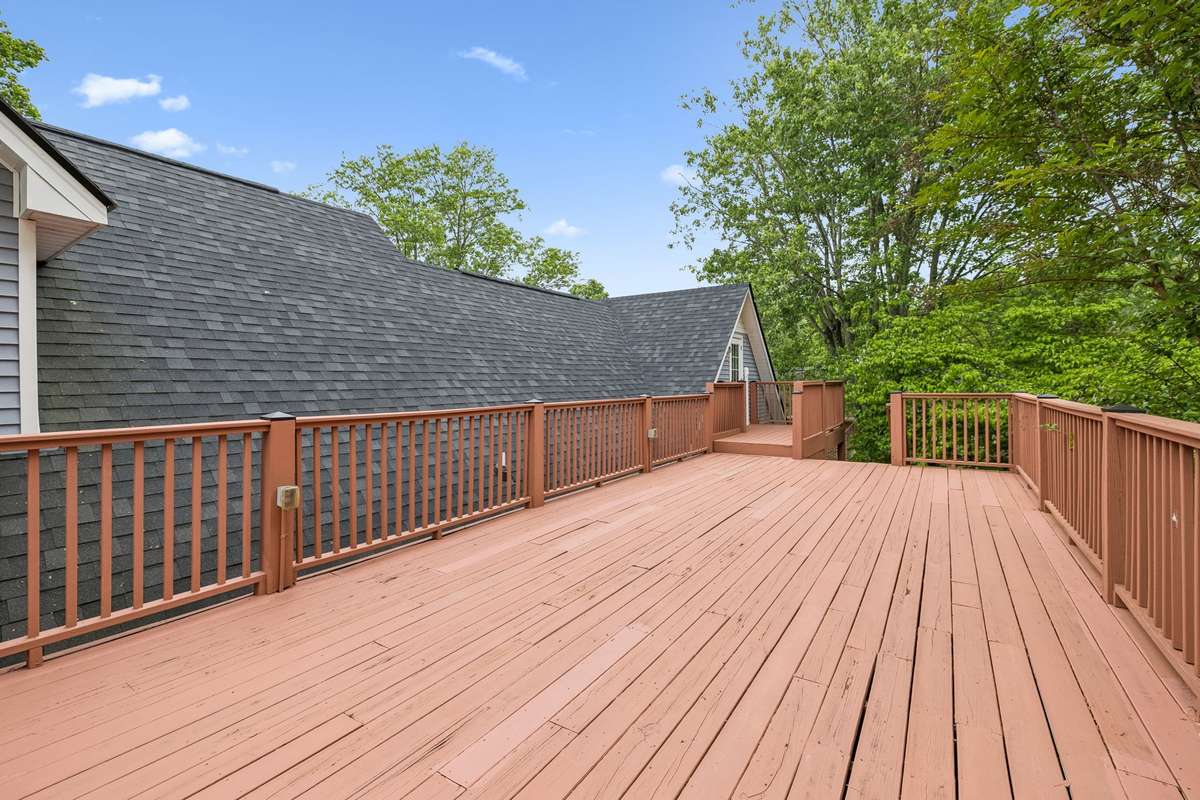 Large deck for entertaining