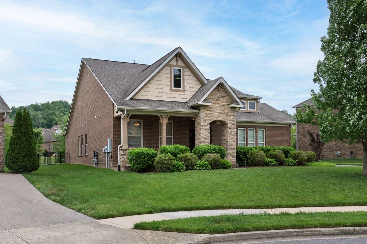 Welcome to 219 Calumet Ct -- on a peaceful cul-de-sac on one of the most private streets in this neighborhood.