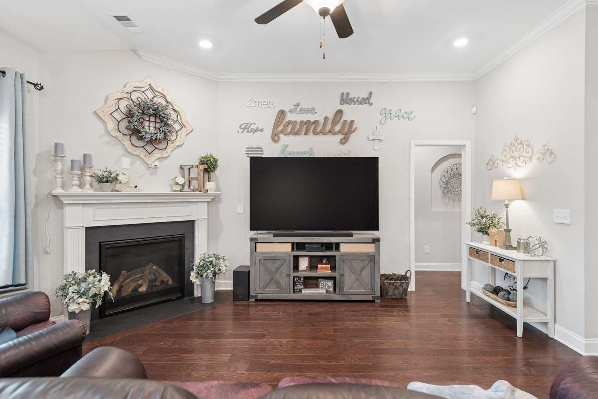 Cozy fireplace for those cold winter evenings!