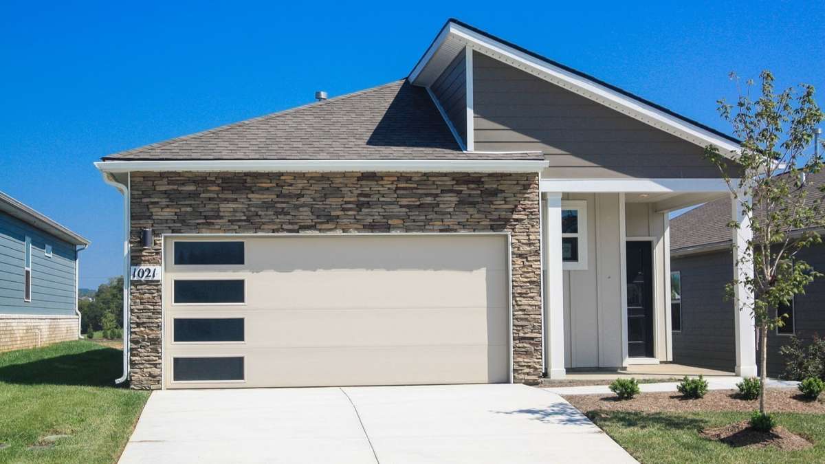 Interior & exterior colors may vary,