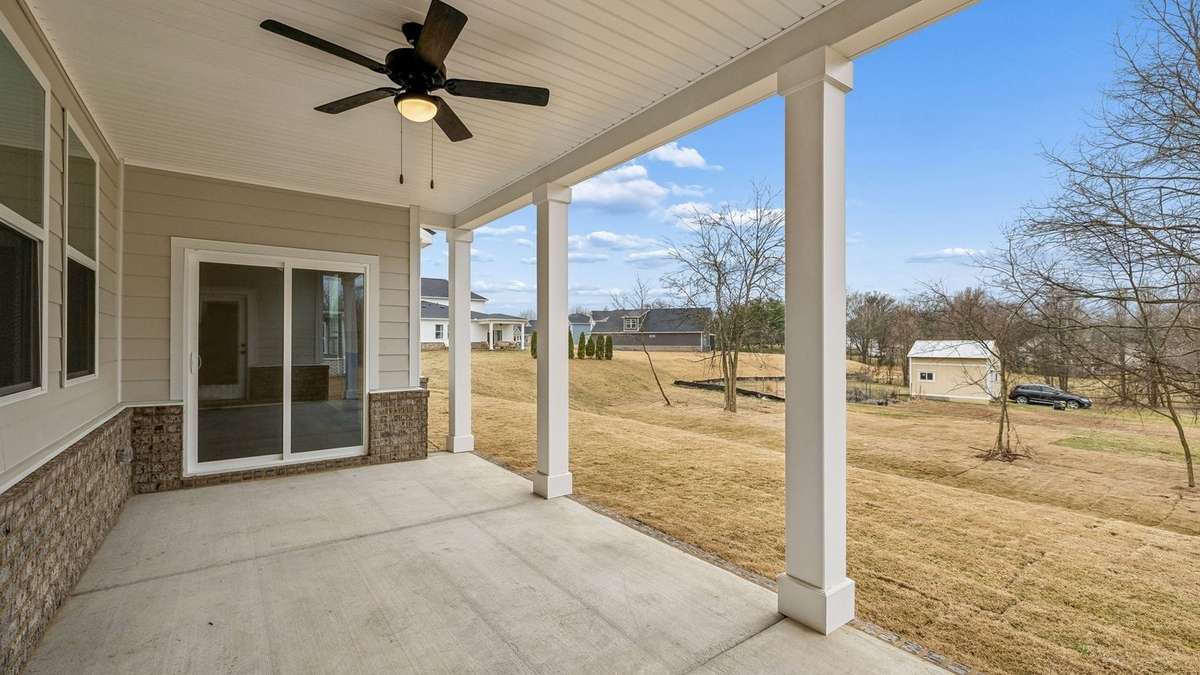Images are from a previously built Tisdale.  You can still make color and option selections for this home.
