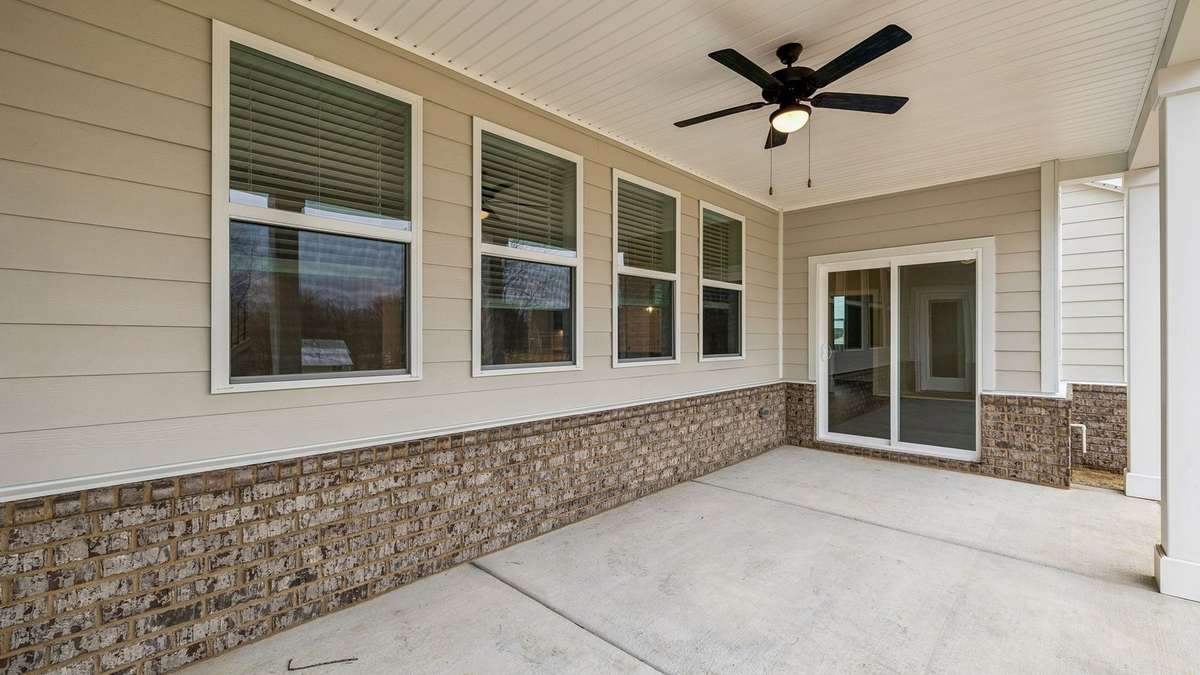 Images are from a previously built Tisdale.  You can still make color and option selections for this home.
