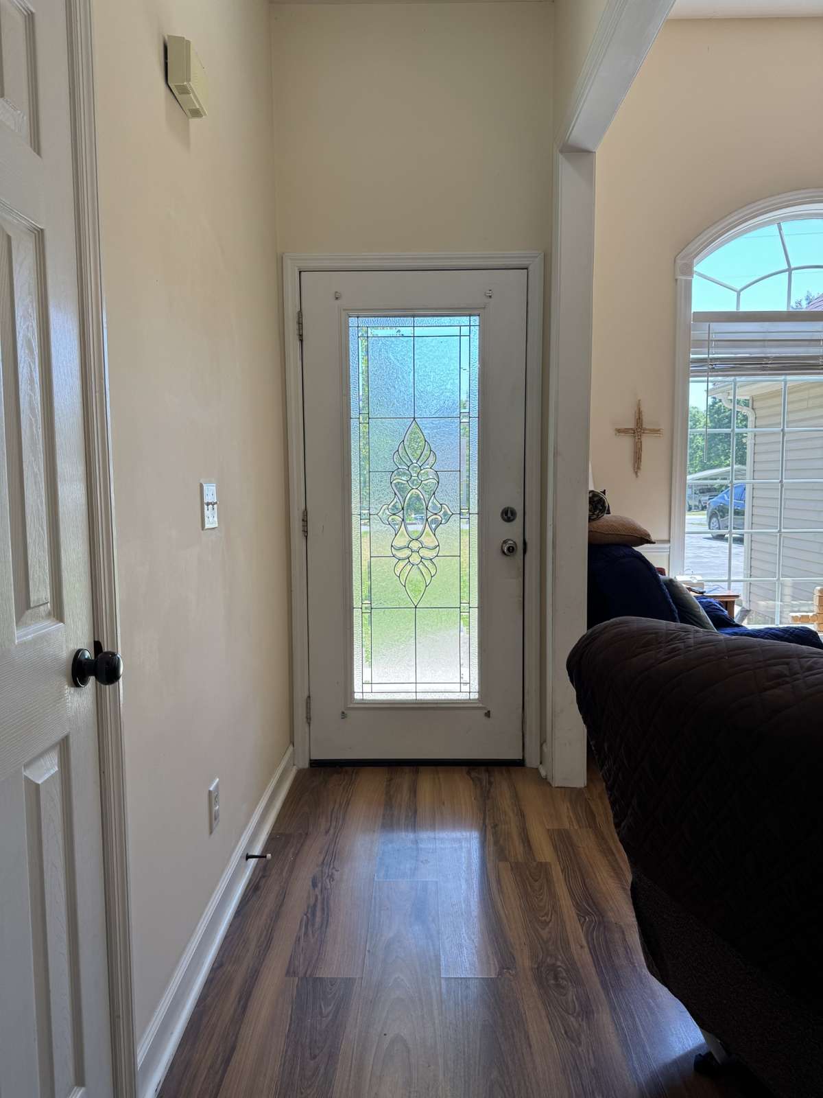 Beautiful Floors throughout - plenty of natural light!