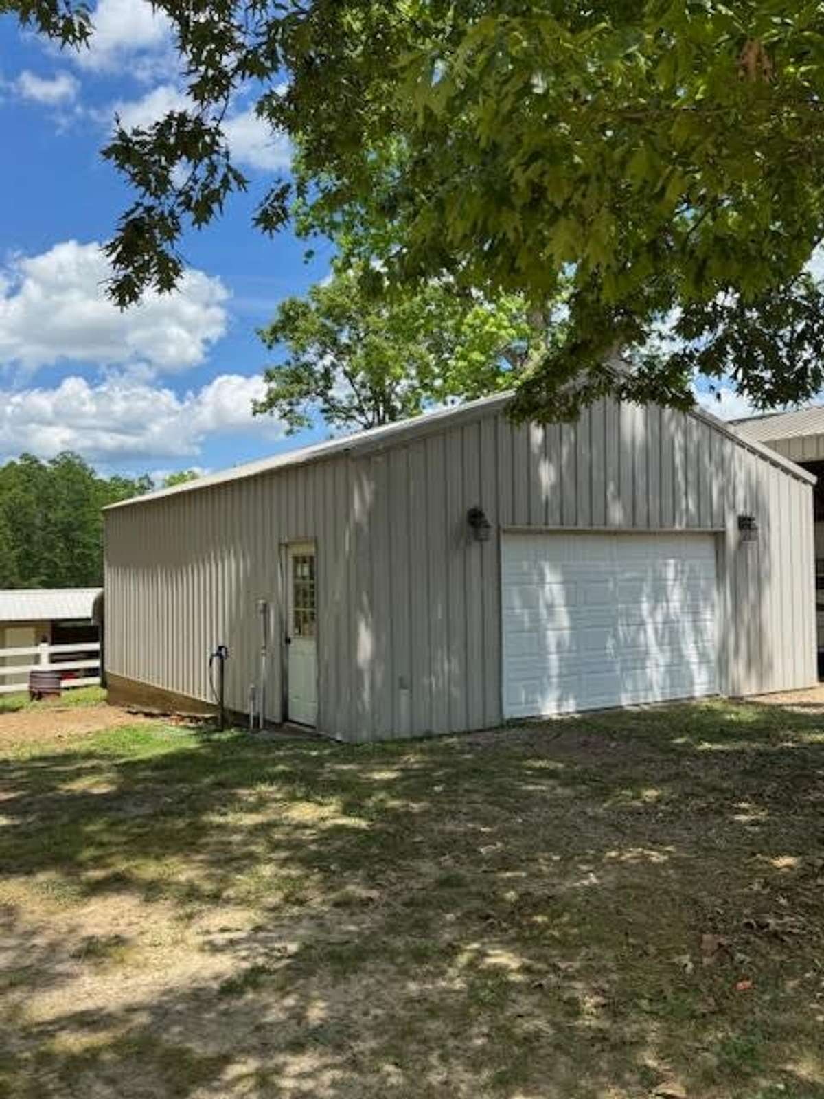 Storage/ Tack Room!