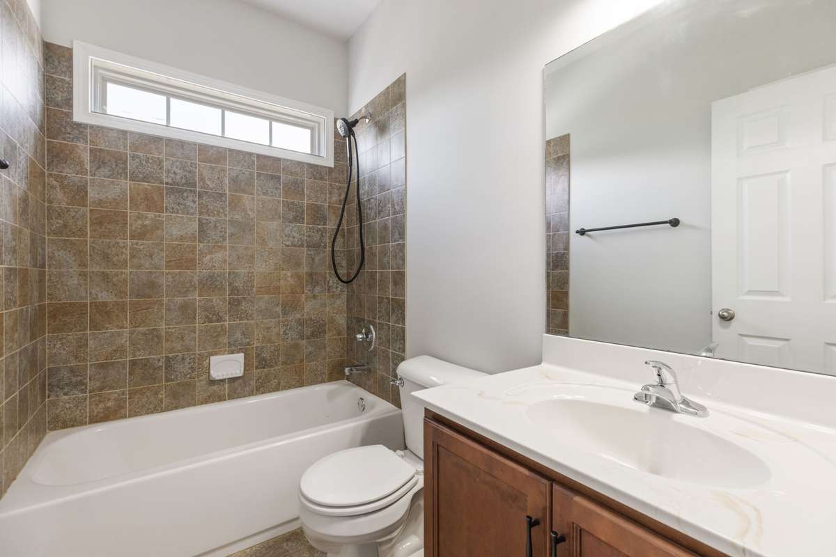 Hall bath for secondary bedrooms