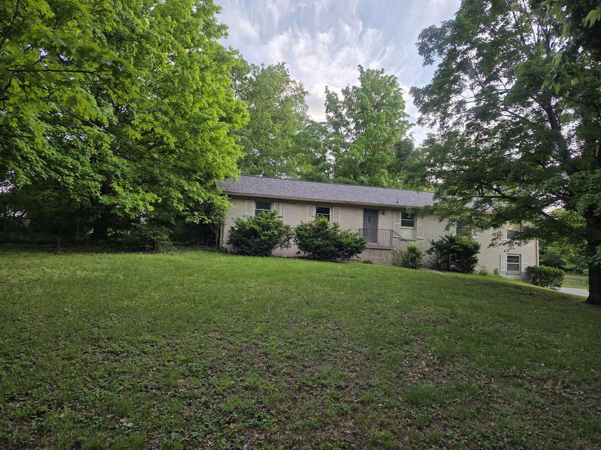 Welcome to 800 Apple Valley Road!