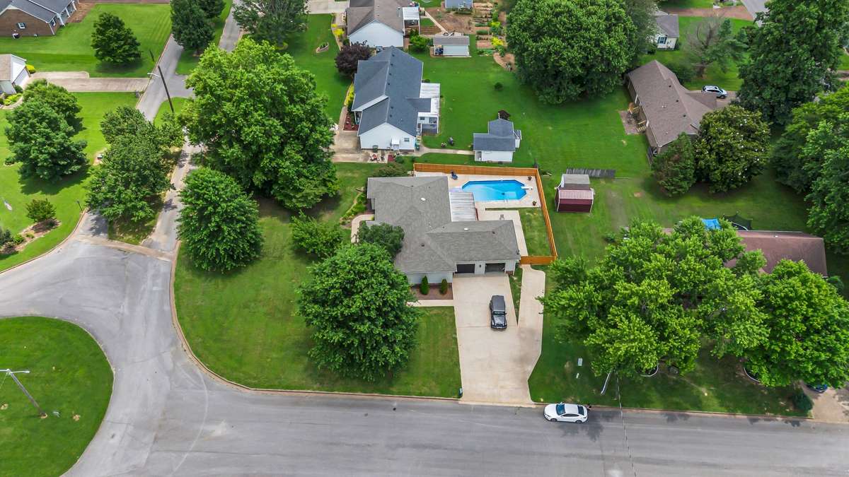 Large flat lot in this quiet neighborhood