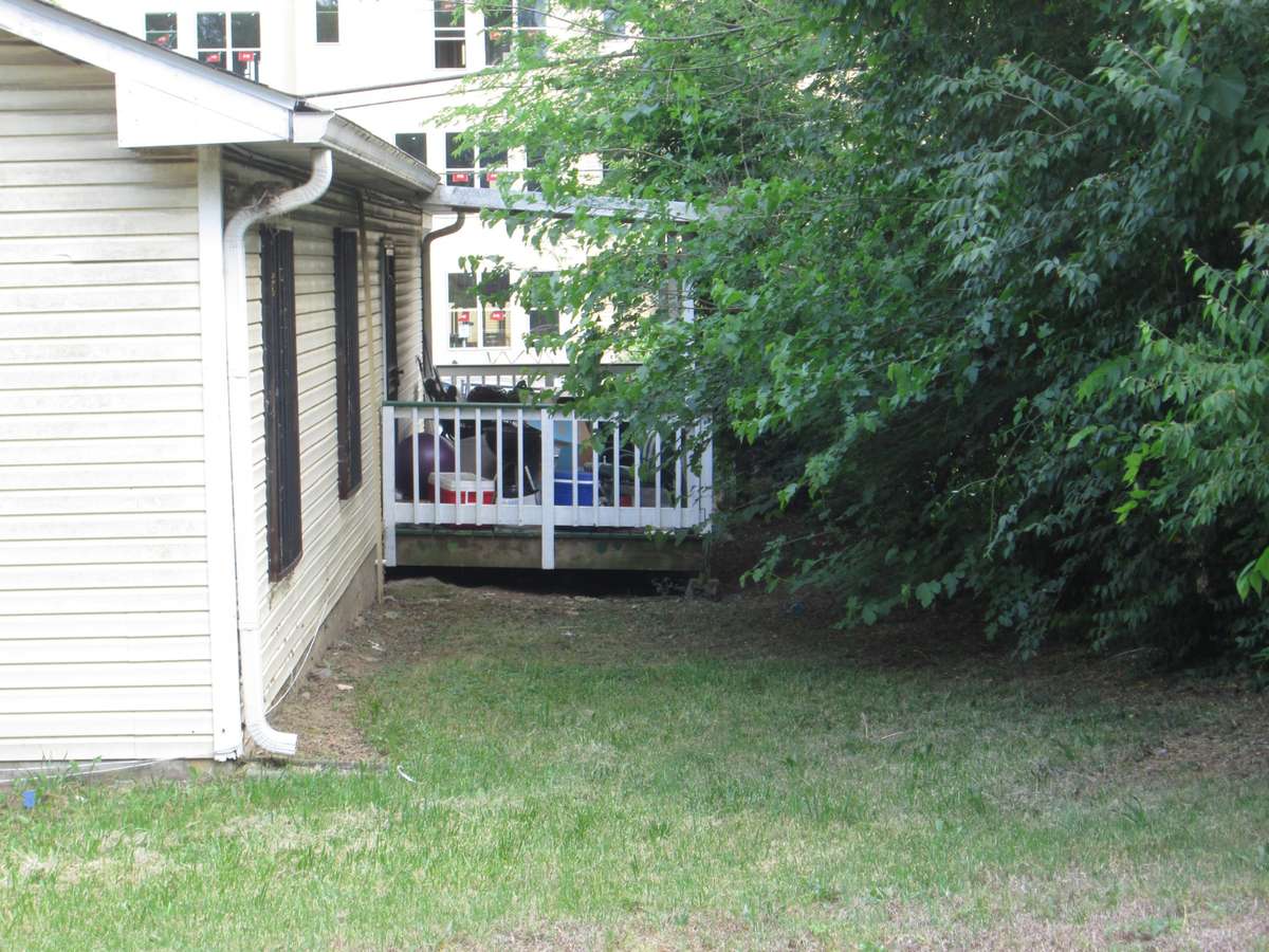Wrap-around porch front