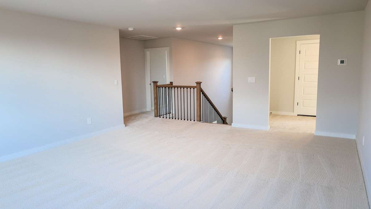 Large upstairs loft