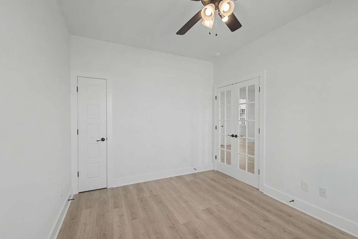 Photos of same floor plan but of another finished home in Oak Meadows by Surrey Homes. Photos are for illustration purposes only. Colors and materials may vary.