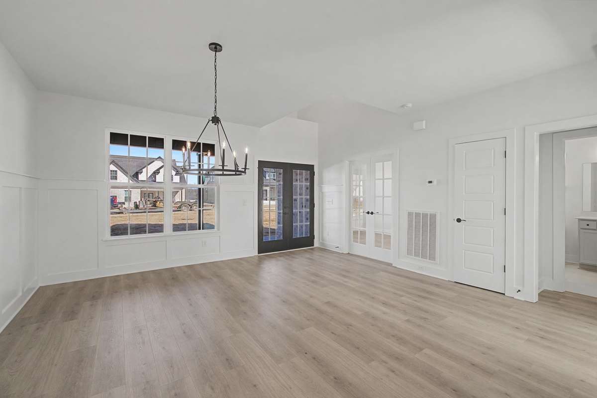 Photos of same floor plan but of another finished home in Oak Meadows by Surrey Homes. Photos are for illustration purposes only. Colors and materials may vary.