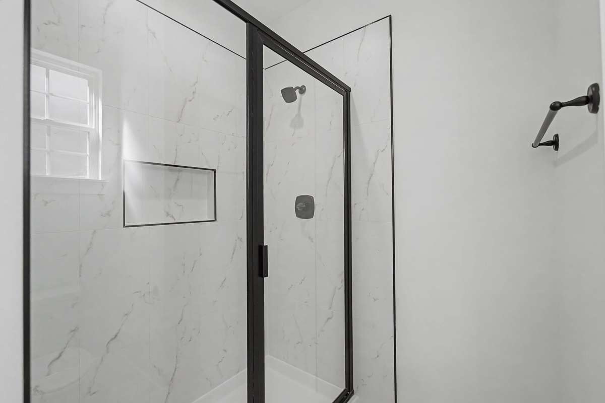 Photos of same floor plan but of another finished home in Oak Meadows by Surrey Homes. Photos are for illustration purposes only. Colors and materials may vary.