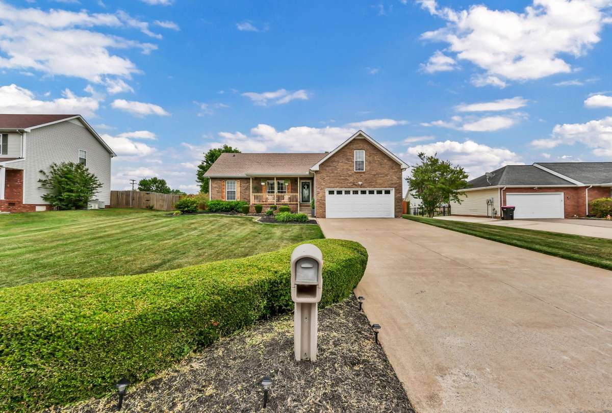 Curb appeal ✔️ Location ✔️ Elevated updates inside