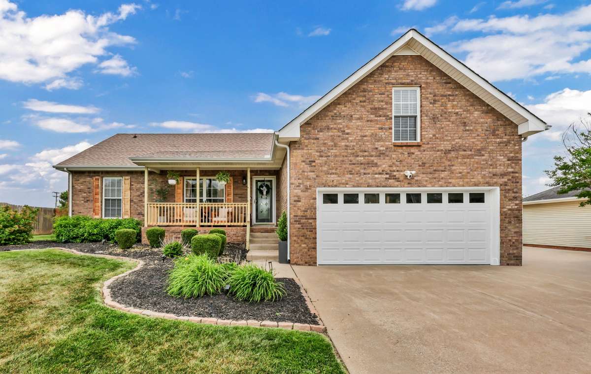 Welcome to 2392 Ellsworth Dr!