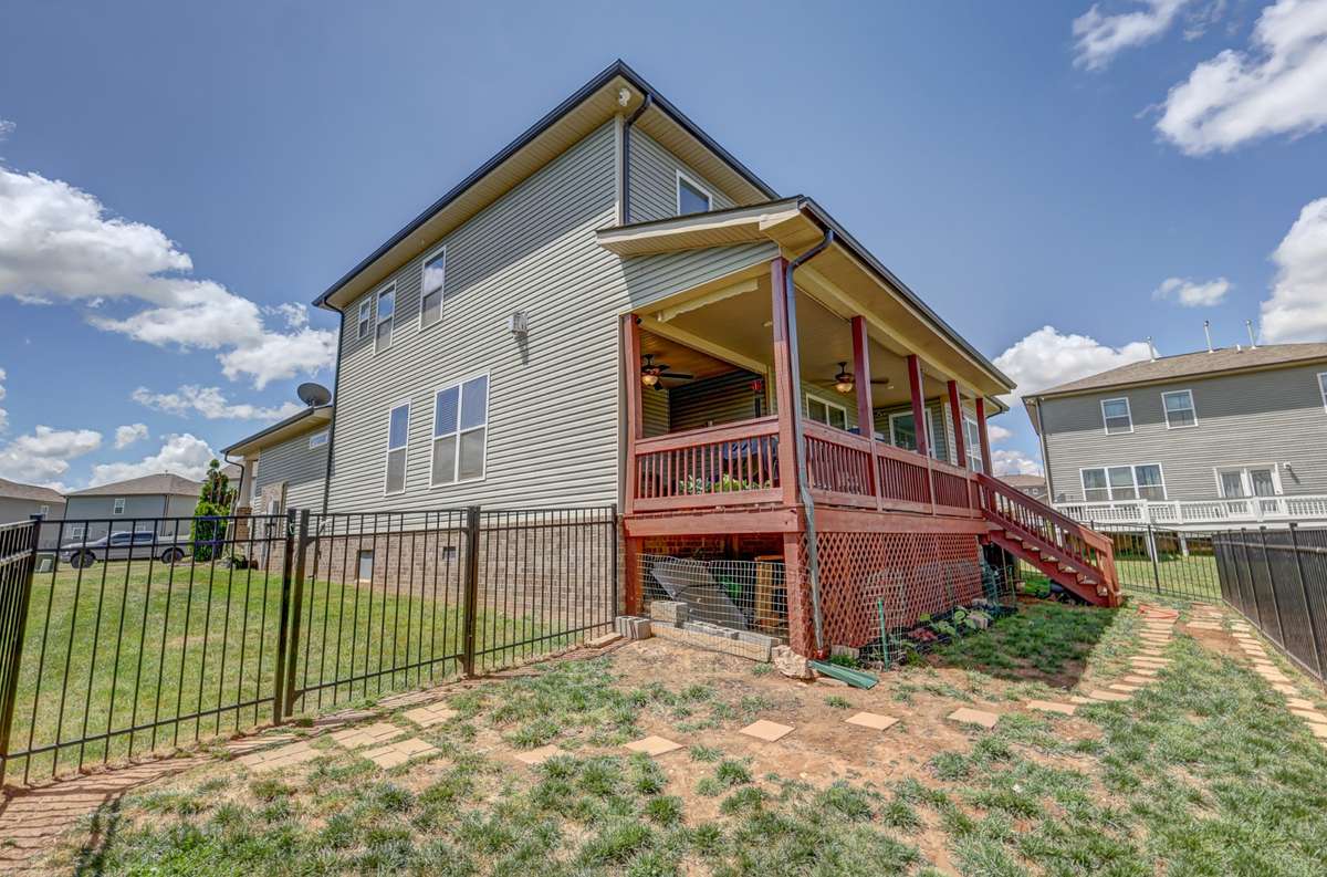 Fully fenced back yard area!