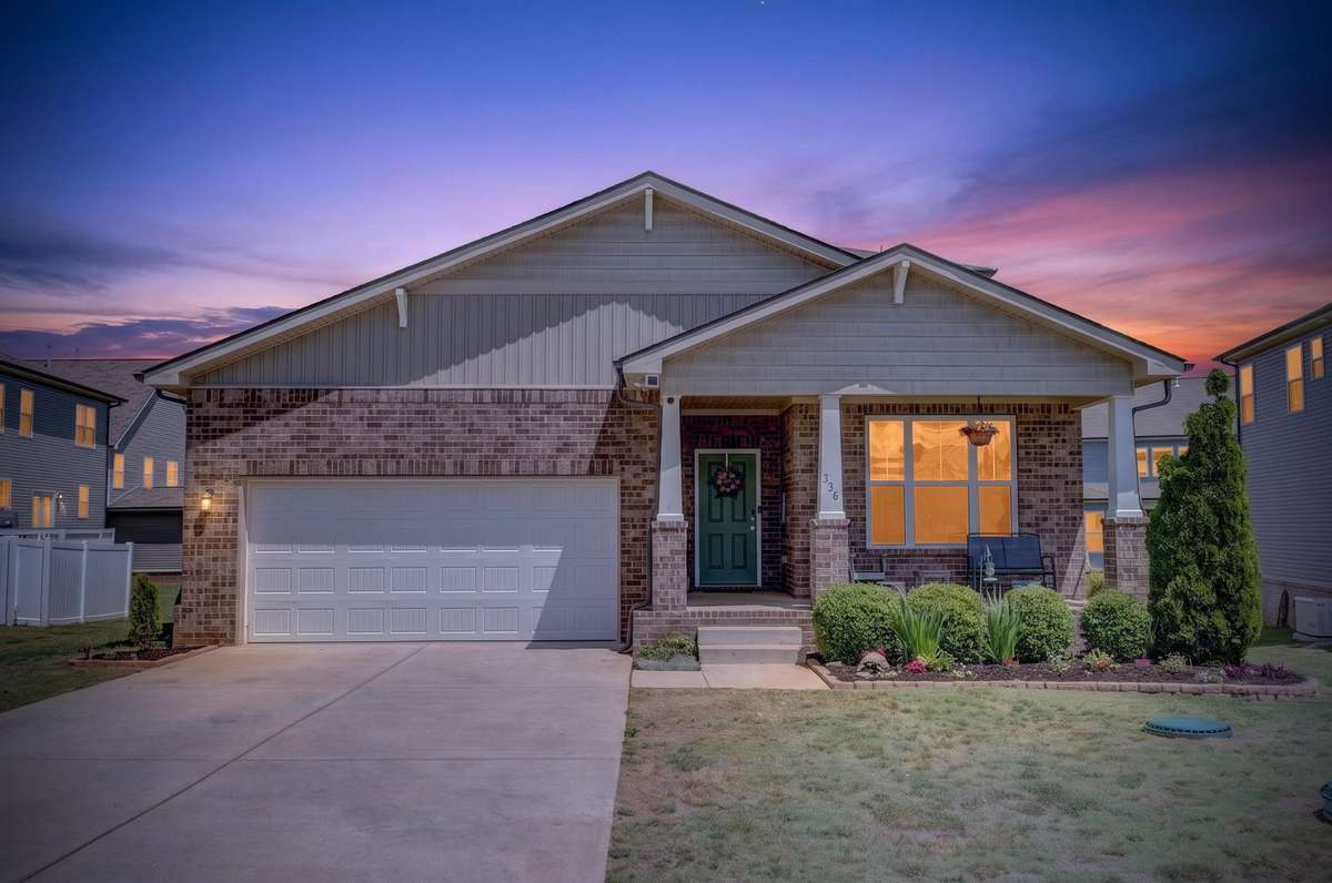 Underground Utilities, Street Lights, and Sidewalks throughout neighborhood!