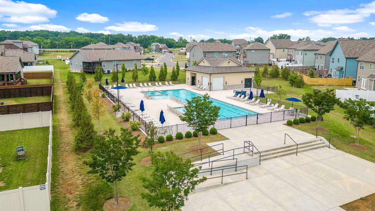 Community Swimming Pool and Clubhouse!
