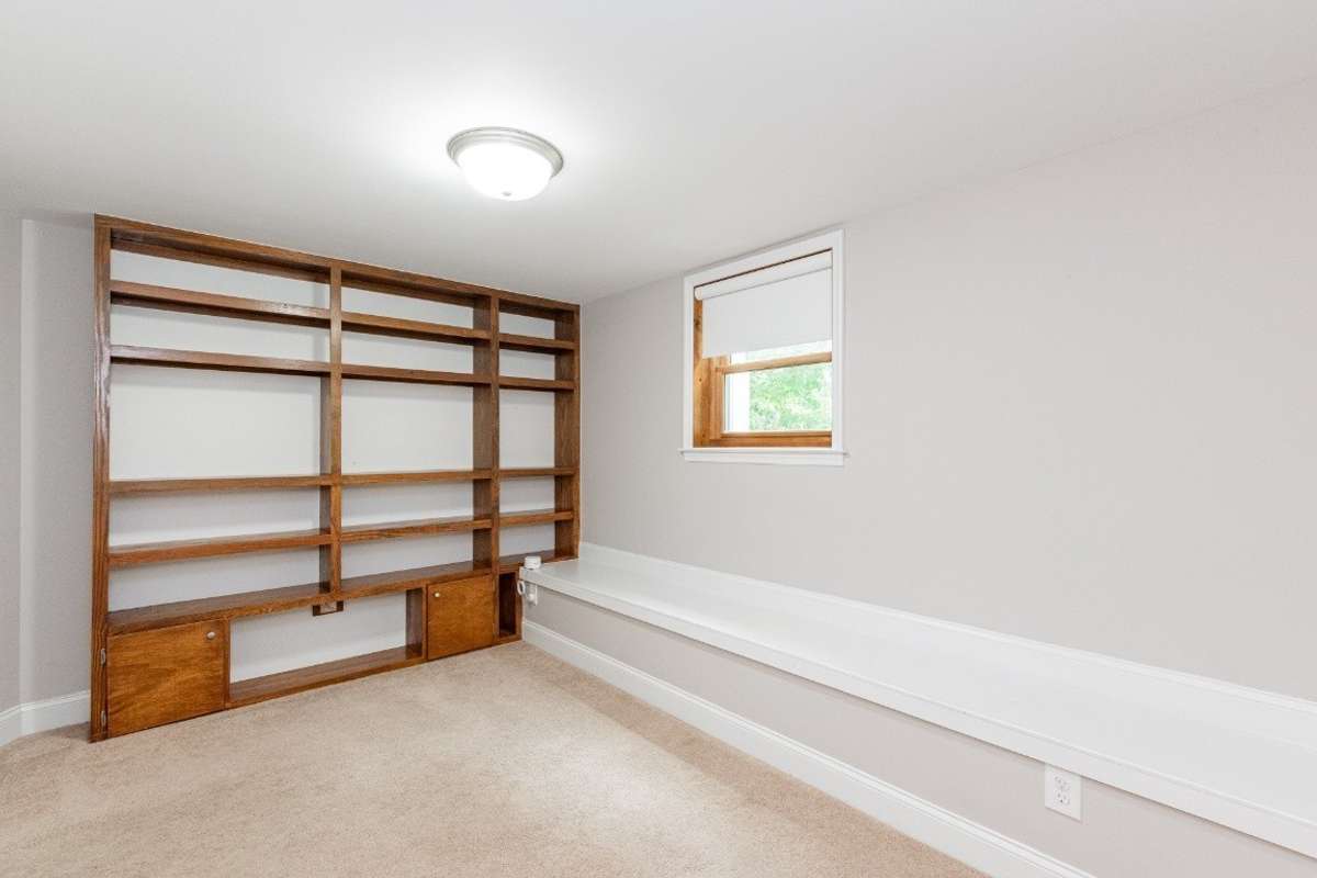 Office or library with space for all your books.