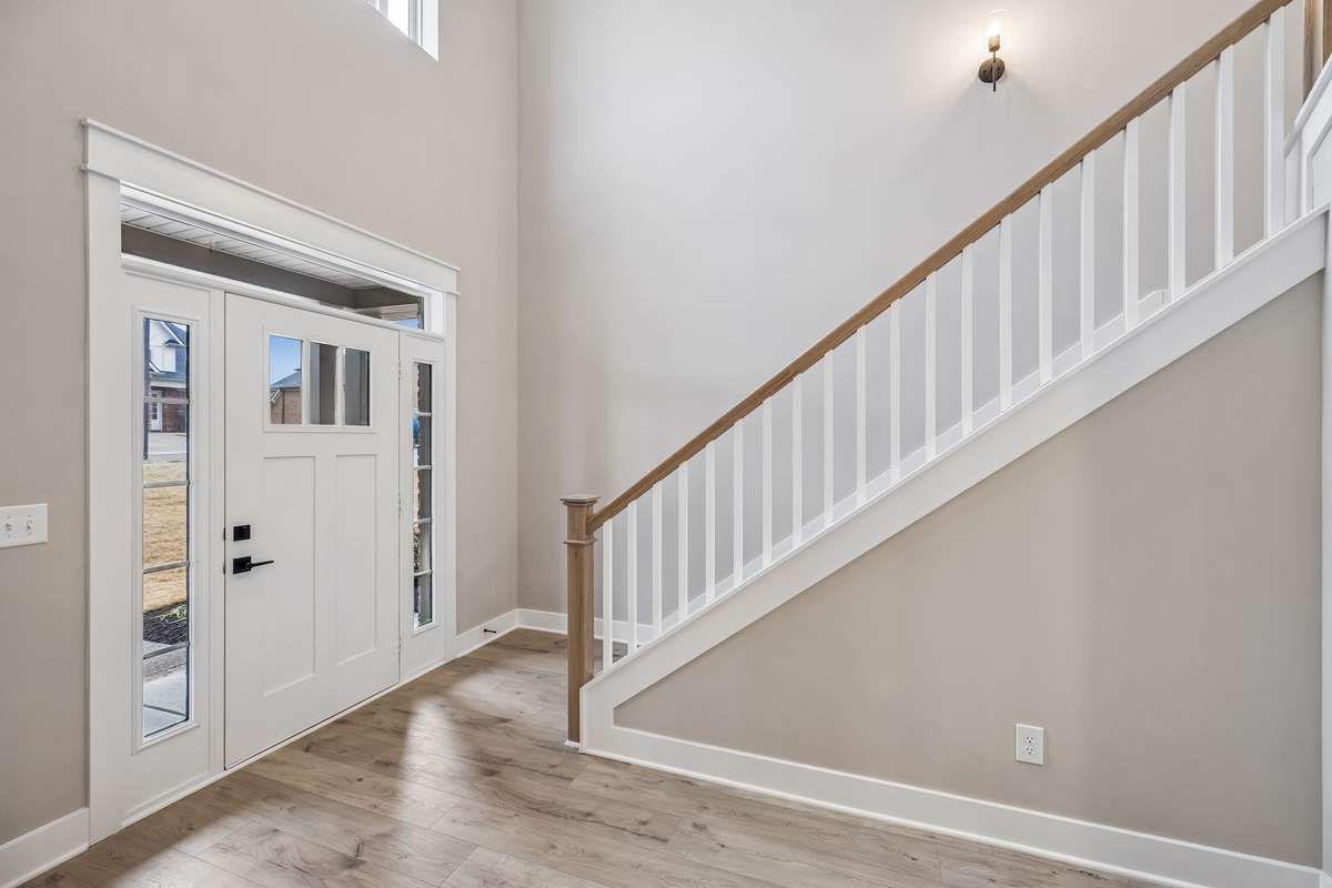 Entry Way - lots of natural light