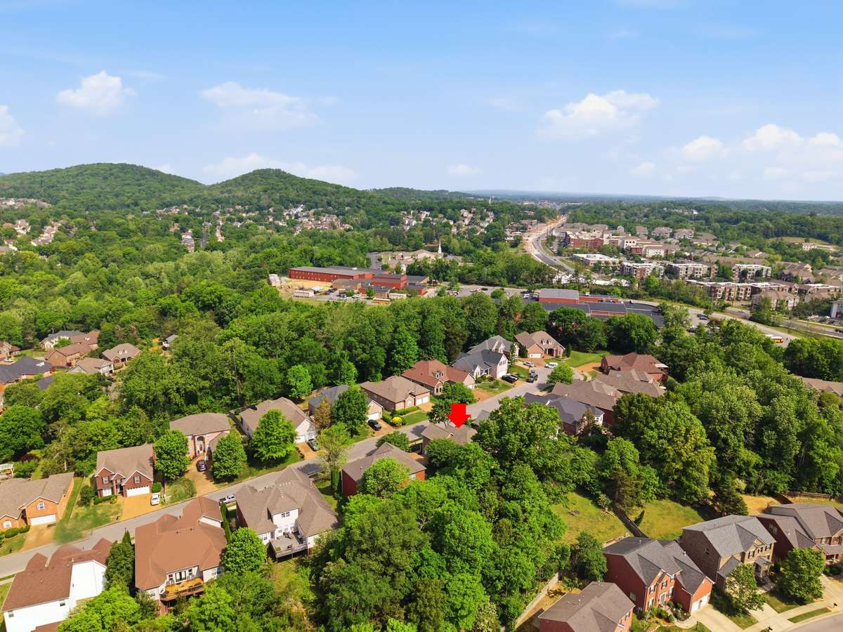 Walkable to the Elementary and Middle schools