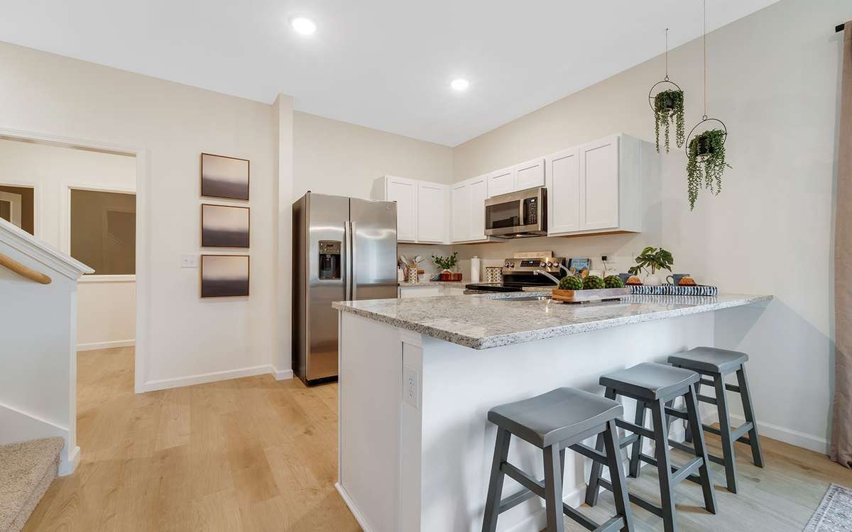 GE Stainless Steel Energy Star Appliances. Includes Fridge with Water/Ice Maker, Microwave Hood, Dishwasher, Stove, Washer/Dryer. Large Walk In Pantry.