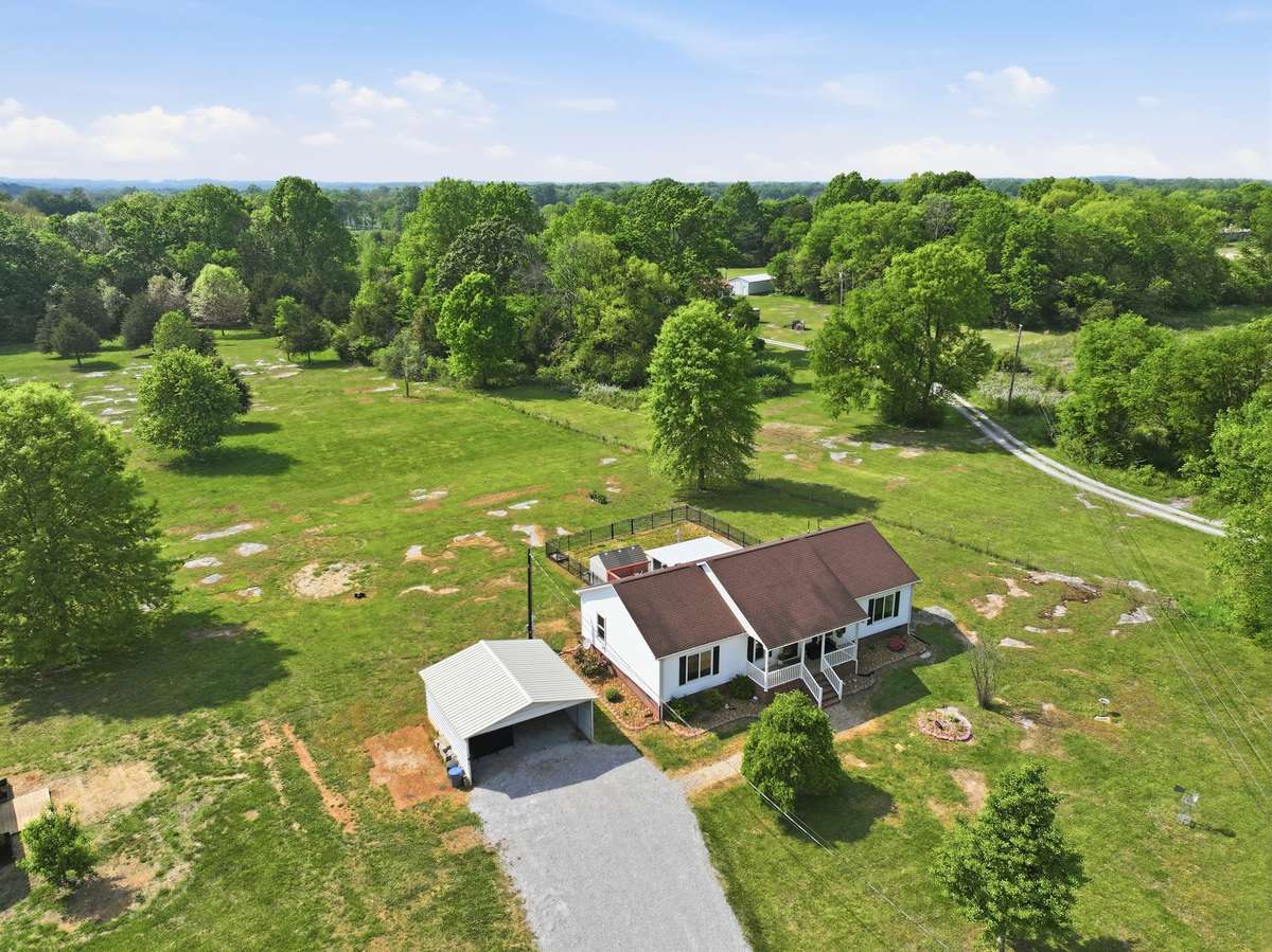 5 acres in Columbia with room for a pool and/or guest home! **Have opinion letter from soil scientist in 2021 for more soil area for a second dwelling.**
