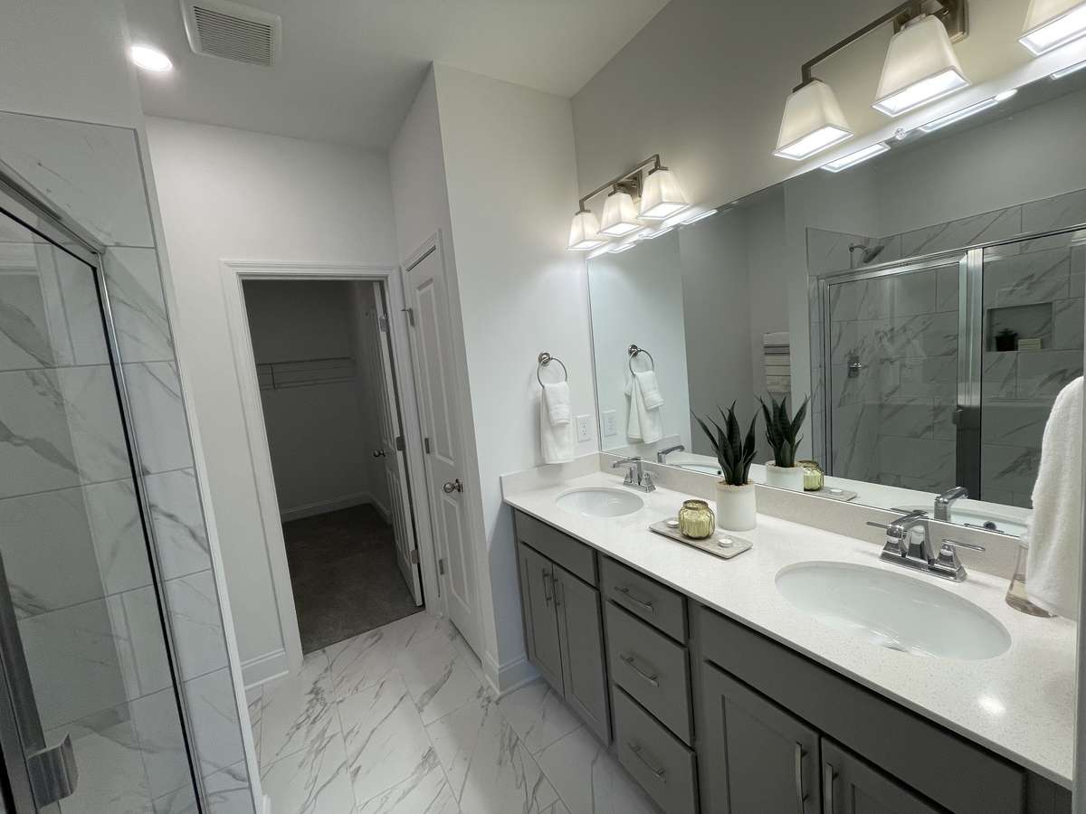 double vanity with undermount sinks