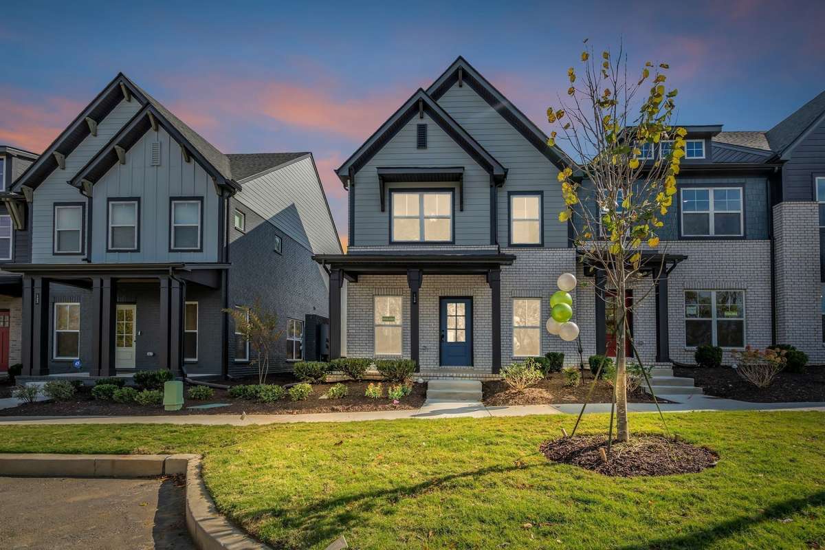 Photos from previously built Grayson floorplan.