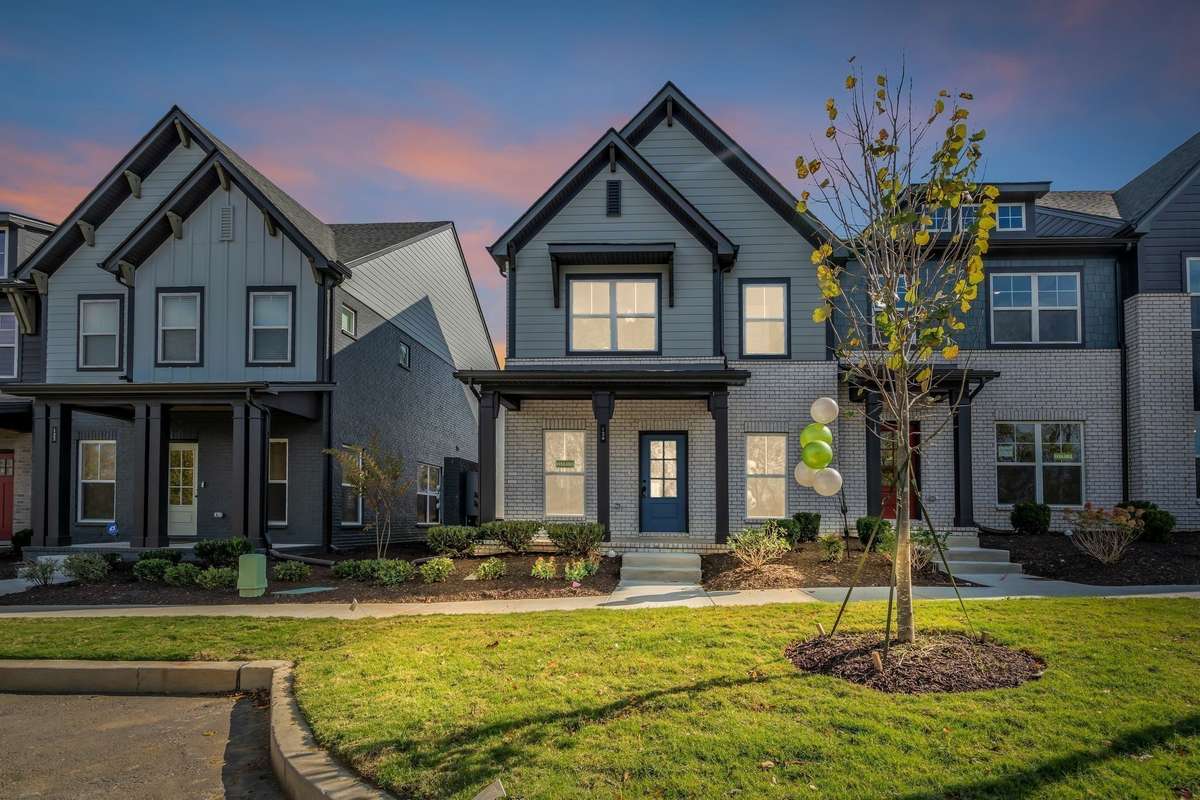 Come build your brand new Grayson floorplan! This home features 3 bedrooms, and a flex room on the 1st floor. Rear entry 1 car garage, and a large front covered porch. Photos from previously built Grayson floorplan.