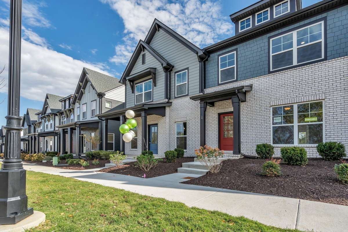 Photos from previously built Grayson floorplan.