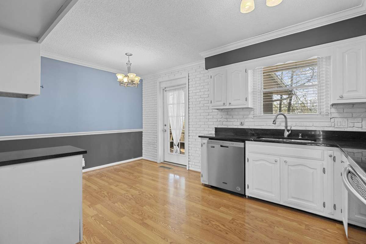 Eat In Kitchen With Access To Screened In Patio