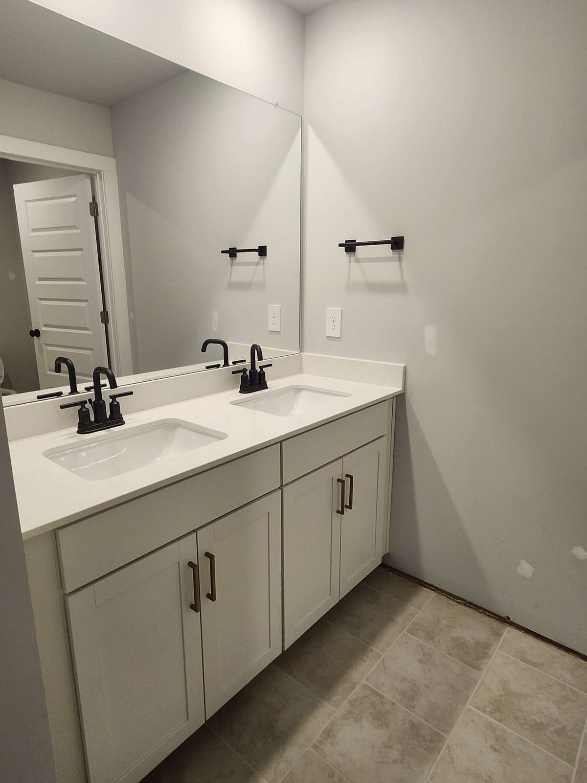 Upstairs hall bathroom