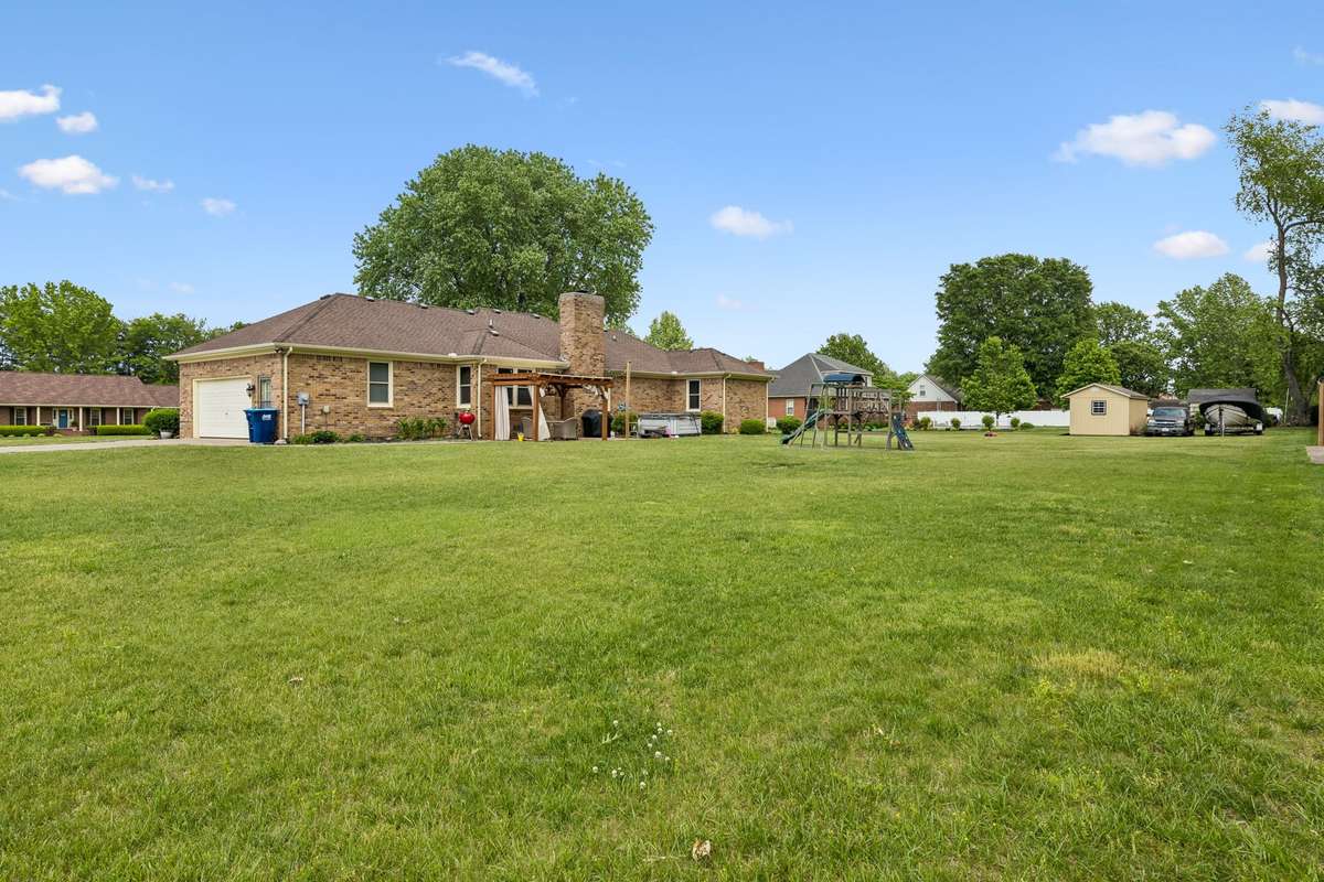 2104 Red Mile Rd, Murfreesboro, TN 37127