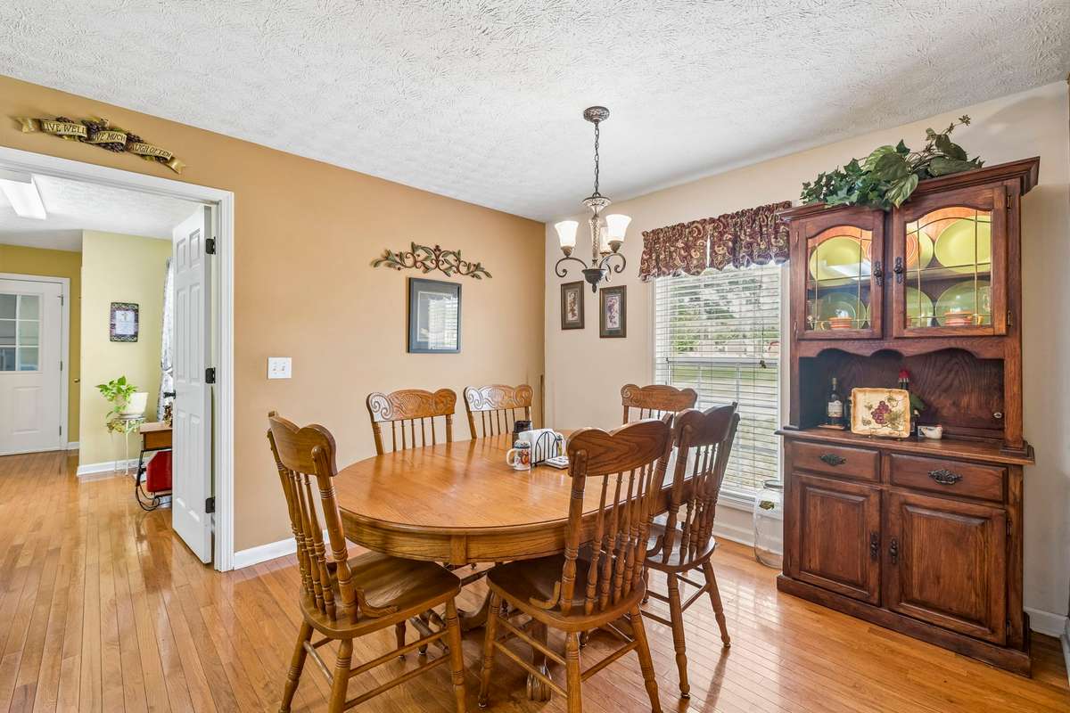 The Eat-In area is a great size big enough to hold another Dining Room set with a hutch!