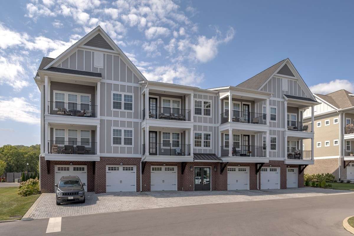 Back of complex. (this unit does not include garage)