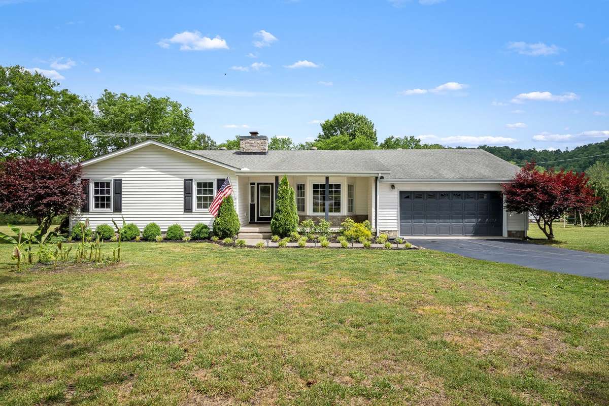 Welcome home to 29 Bryson St., Auburntown, TN 37016.