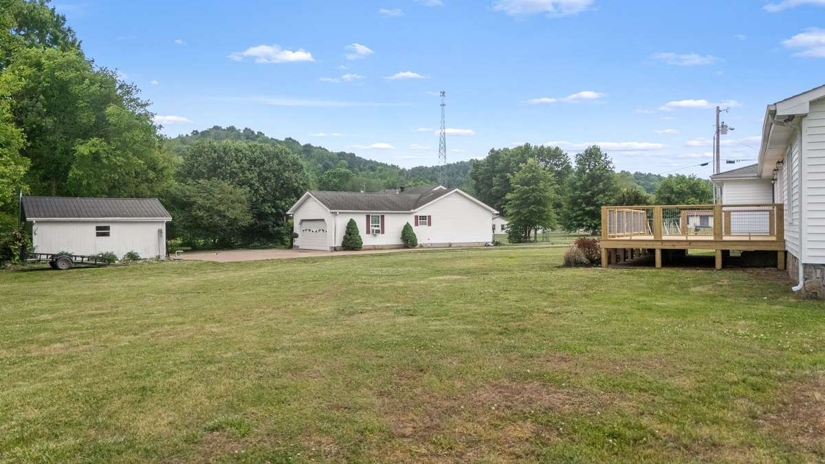 Lots of usable yard space.