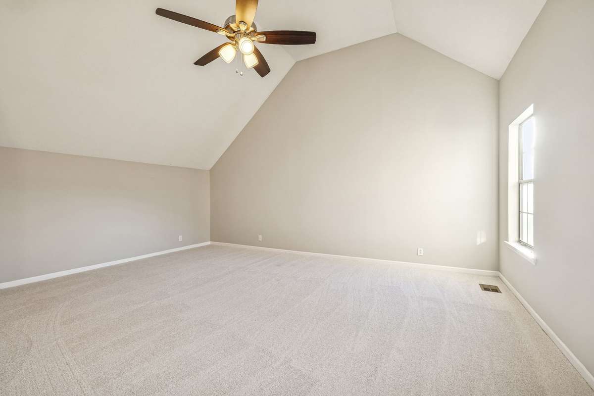Large Bonus Room