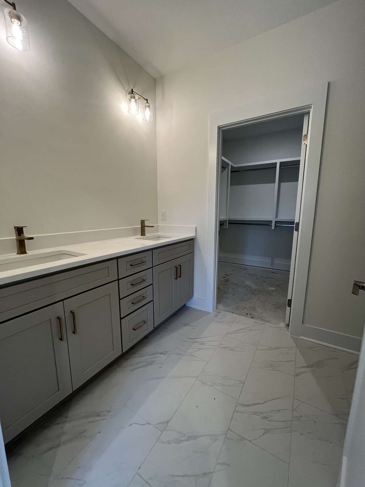 Owners bathroom