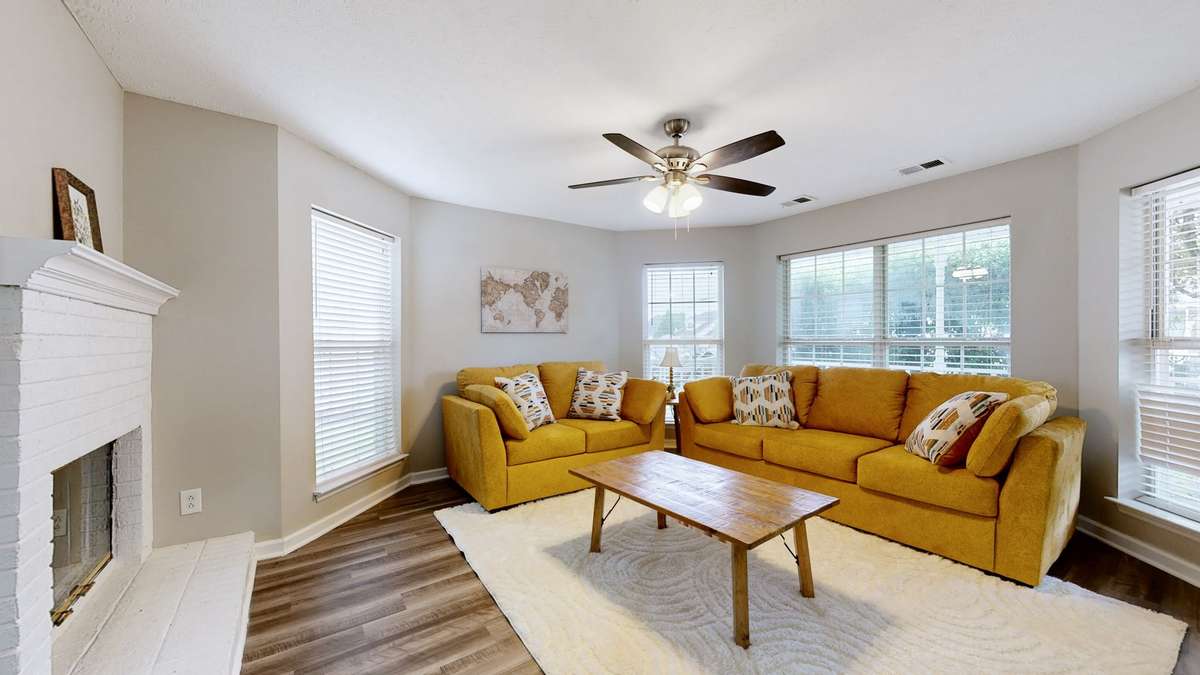 Beautiful sitting room with double fireplace