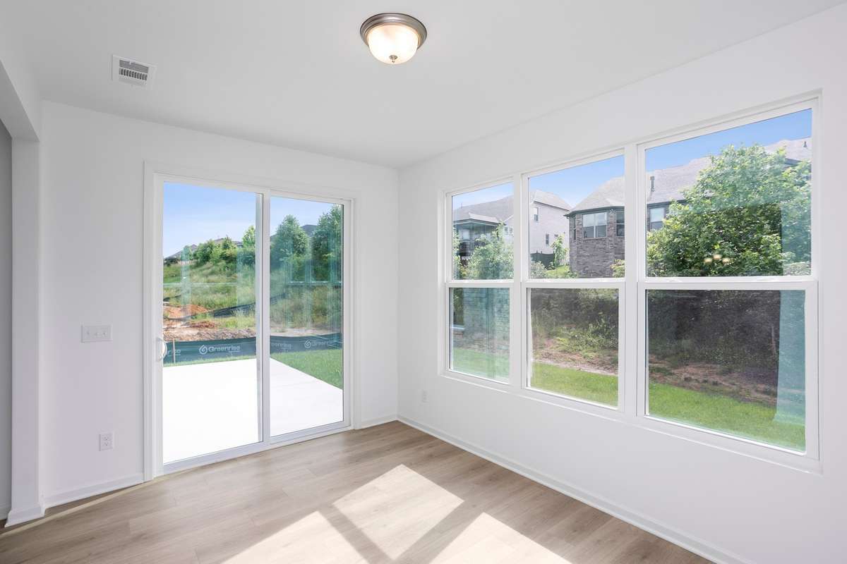 Upgraded Morning Room! Adds 148sq ft of space!